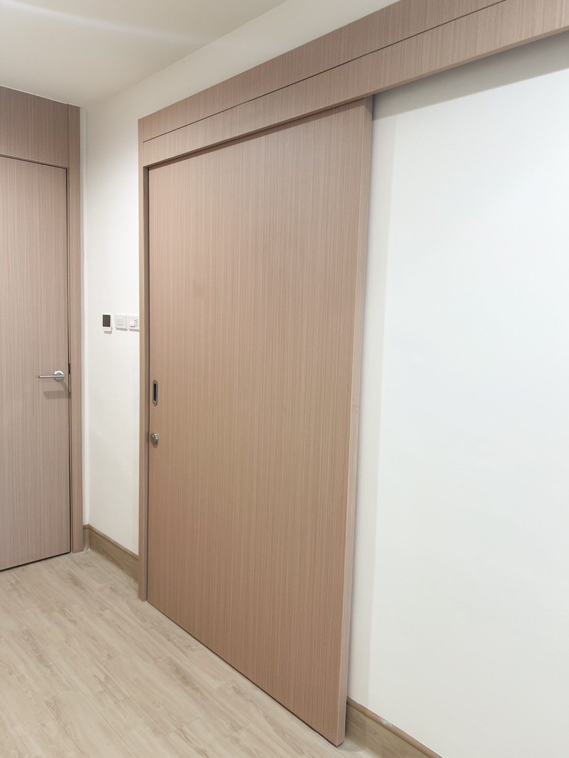 Semi Automatic Sliding Door